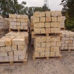 Palety z kamieniem piaskowym