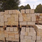 Palety z kamieniem piaskowym